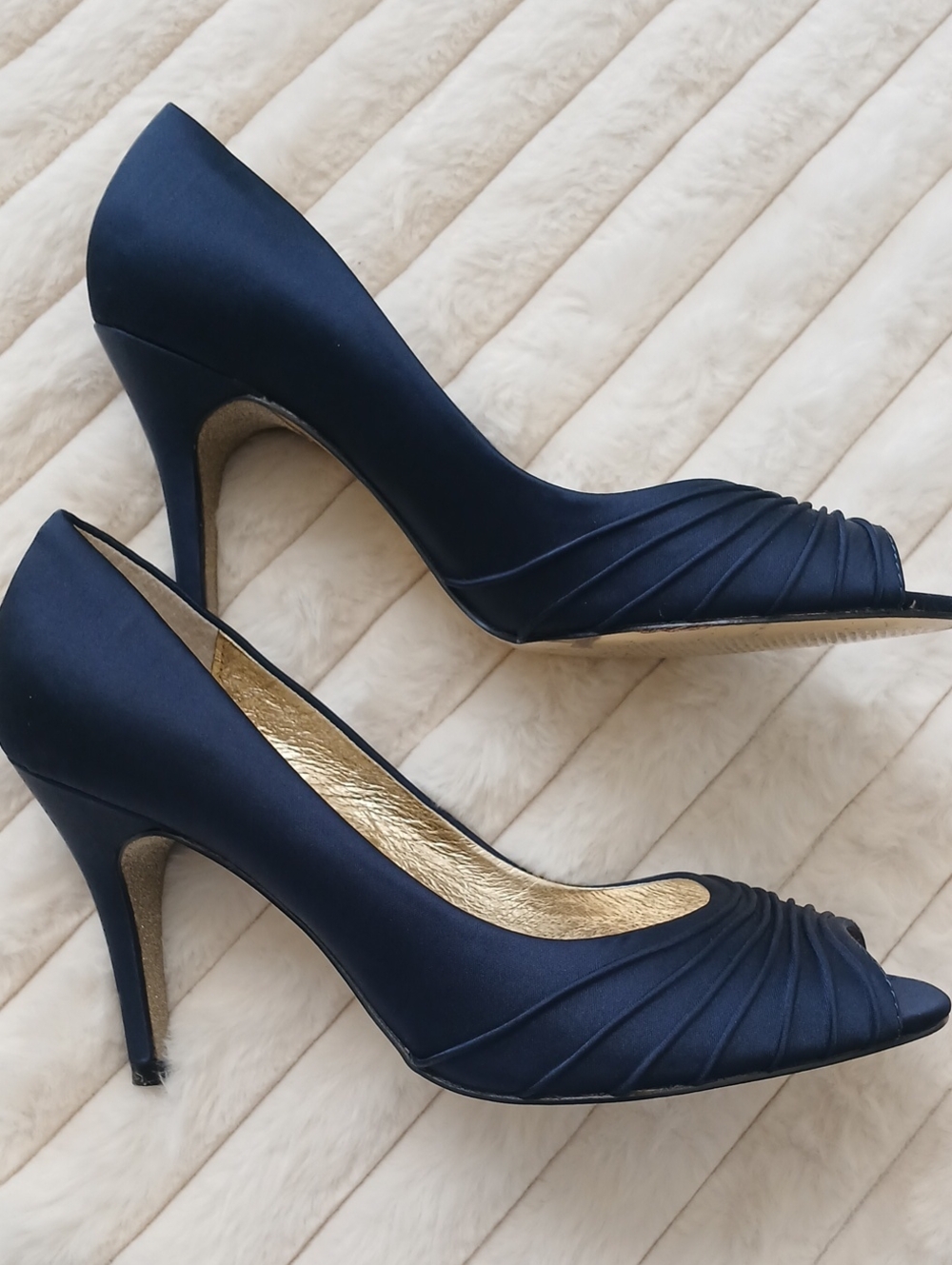 Adrianna Papell Navy Satin Peep-Toe High Heel Pumps w/Pleating, Gold Insole 7.5M